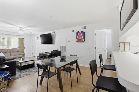 Condo in Gainesville, Florida, 4 bedrooms № 2100793 - photo 11