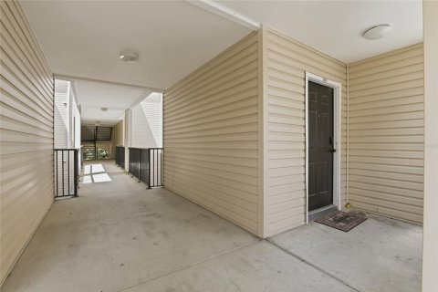 Condo in Gainesville, Florida, 4 bedrooms № 2100793 - photo 3