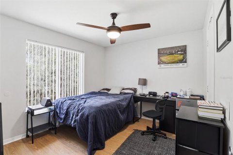 Condo in Gainesville, Florida, 4 bedrooms № 2100793 - photo 23