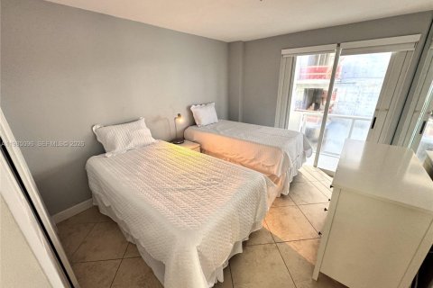 Купить кондоминиум в Серфсайд, Флорида 2 спальни, 91.69м2, № 2089709 - фото 10
