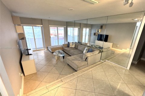 Condo à Surfside, Floride, 2 chambres  № 2089709