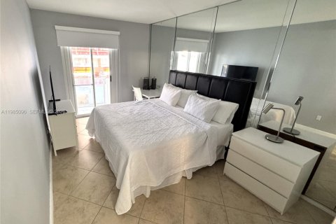 Купить кондоминиум в Серфсайд, Флорида 2 спальни, 91.69м2, № 2089709 - фото 7