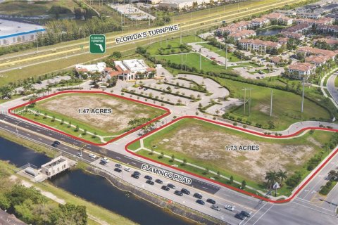 Купить коммерческую недвижимость в Мирамар, Флорида № 1984992 - фото 1