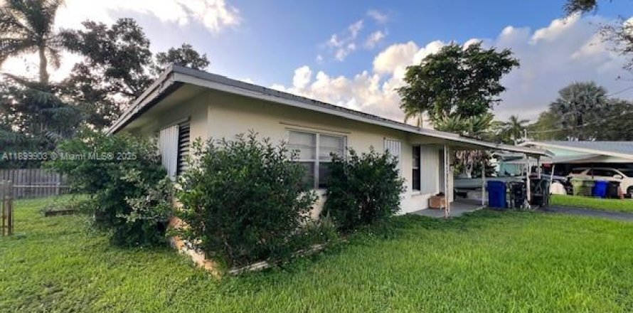 House in Fort Lauderdale, Florida 2 bedrooms, 104.14 sq.m. № 1952505