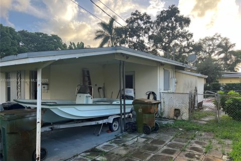 House in Fort Lauderdale, Florida 2 bedrooms, 104.14 sq.m. № 1952505 - photo 2