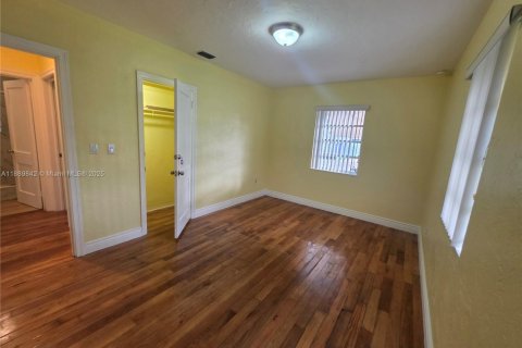Casa en alquiler en Miami Springs, Florida, 3 dormitorios, 119.1 m2 № 1939194 - foto 9