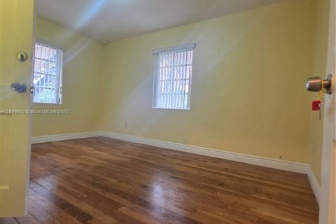 Casa en alquiler en Miami Springs, Florida, 3 dormitorios, 119.1 m2 № 1939194 - foto 12