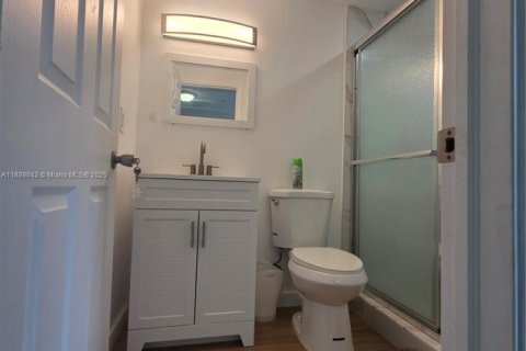 Casa en alquiler en Miami Springs, Florida, 3 dormitorios, 119.1 m2 № 1939194 - foto 27