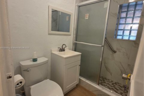 Casa en alquiler en Miami Springs, Florida, 3 dormitorios, 119.1 m2 № 1939194 - foto 20