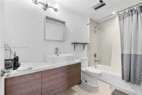 Copropriété à louer à Miami, Floride: 1 chambre, 60.2 m2 № 1978752 - photo 6