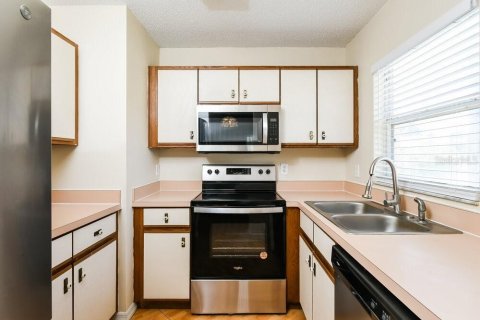 Villa ou maison à louer à Kissimmee, Floride: 3 chambres, 102.38 m2 № 2389070 - photo 16