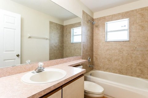 Villa ou maison à louer à Kissimmee, Floride: 3 chambres, 102.38 m2 № 2389070 - photo 11