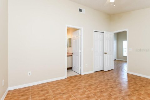 Villa ou maison à louer à Kissimmee, Floride: 3 chambres, 102.38 m2 № 2389070 - photo 10