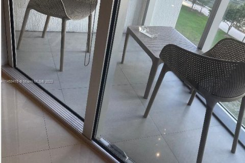Condominio en venta en Miami, Florida, 55.56 m2 № 1694331 - foto 4