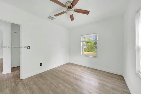 Купить виллу или дом в Майами, Флорида 3 спальни, 86.68м2, № 1949624 - фото 14