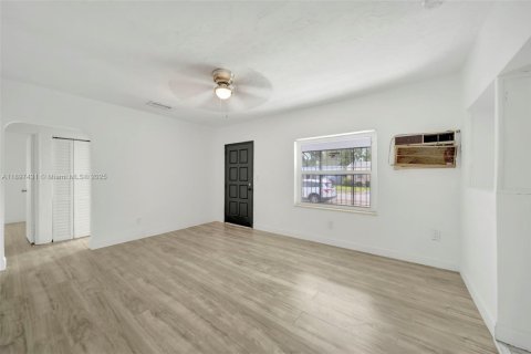 Купить виллу или дом в Майами, Флорида 3 спальни, 86.68м2, № 1949624 - фото 22