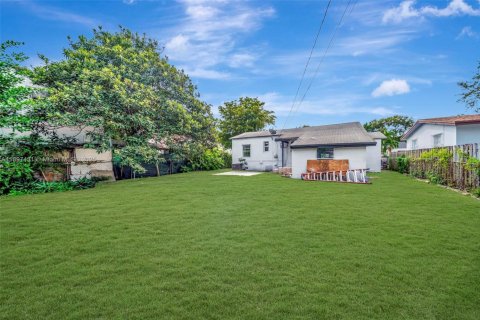 Купить виллу или дом в Майами, Флорида 3 спальни, 86.68м2, № 1949624 - фото 29