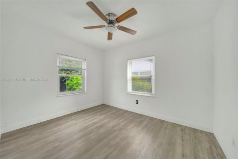 Купить виллу или дом в Майами, Флорида 3 спальни, 86.68м2, № 1949624 - фото 15