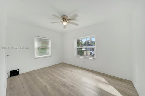 Купить виллу или дом в Майами, Флорида 3 спальни, 86.68м2, № 1949624 - фото 18