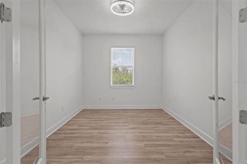 Купить виллу или дом в Ленд-о-Лейкс, Флорида 9 комнат, 178м2, № 1840030 - фото 3