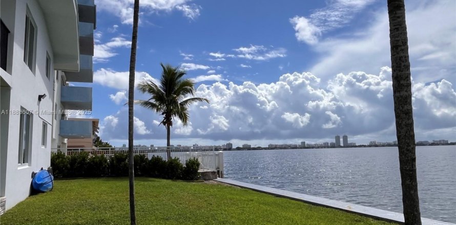 Appartement à North Bay Village, Floride 3 chambres № 1930723