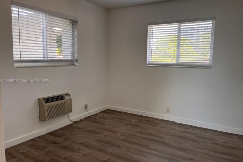 Appartement à louer à North Bay Village, Floride: 3 chambres № 1930723 - photo 7