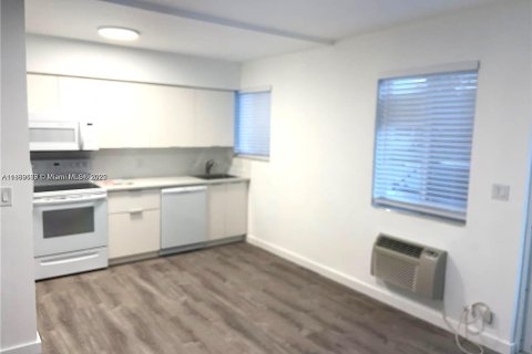 Appartement à louer à North Bay Village, Floride: 3 chambres № 1930723 - photo 6