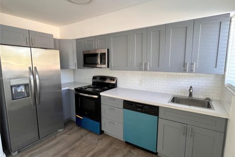 Appartement à louer à North Bay Village, Floride: 2 chambres № 1930723 - photo 23