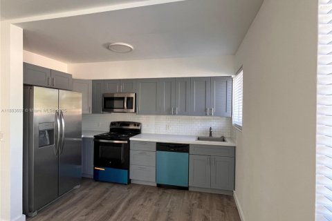 Appartement à louer à North Bay Village, Floride: 2 chambres № 1930723 - photo 25