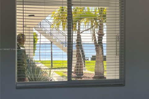 Appartement à louer à North Bay Village, Floride: 2 chambres № 1930723 - photo 26