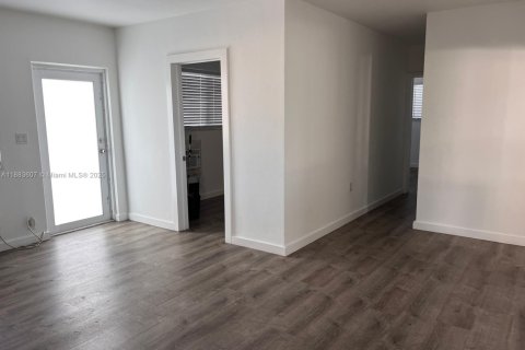 Appartement à louer à North Bay Village, Floride: 3 chambres № 1930723 - photo 8