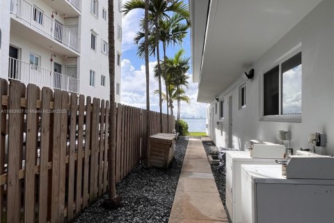 Appartement à louer à North Bay Village, Floride: 3 chambres № 1930723 - photo 23