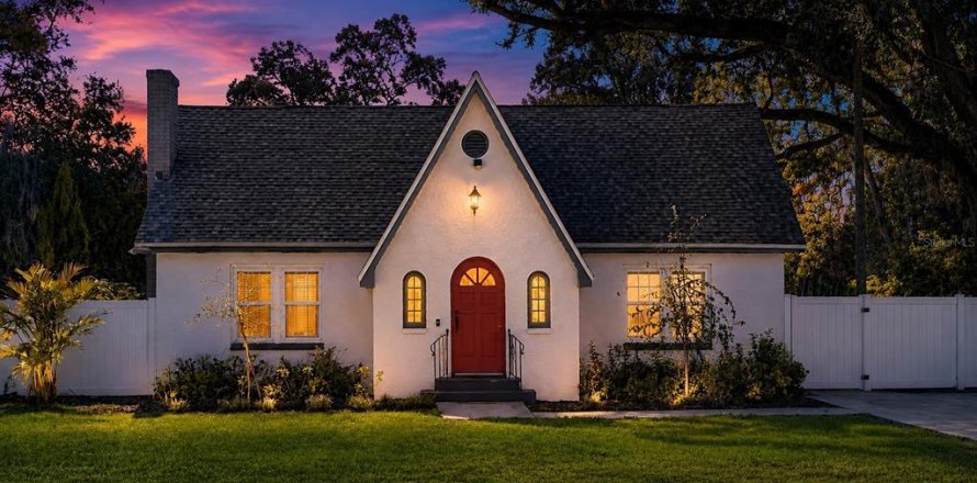 Villa ou maison à Tampa, Floride 5 chambres, 207.36 m2 № 2156213