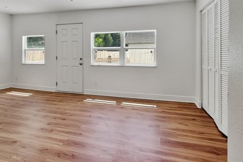 Villa ou maison à vendre à Tampa, Floride: 5 chambres, 207.36 m2 № 2156213 - photo 11
