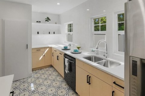 Villa ou maison à vendre à Tampa, Floride: 5 chambres, 207.36 m2 № 2156213 - photo 10