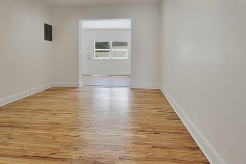 Villa ou maison à vendre à Tampa, Floride: 5 chambres, 207.36 m2 № 2156213 - photo 6