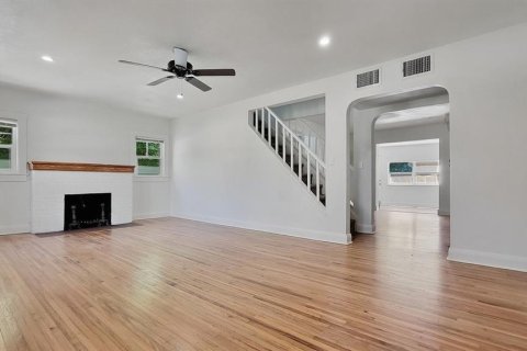Villa ou maison à vendre à Tampa, Floride: 5 chambres, 207.36 m2 № 2156213 - photo 4