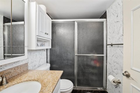 Copropriété à vendre à Miami Beach, Floride: 2 chambres, 93.92 m2 № 1940637 - photo 16