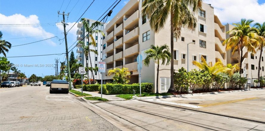 Condo à Miami Beach, Floride, 2 chambres  № 1940637