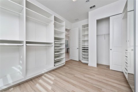 House in Orlando, Florida 3 bedrooms, 194.91 sq.m. № 1570949 - photo 16