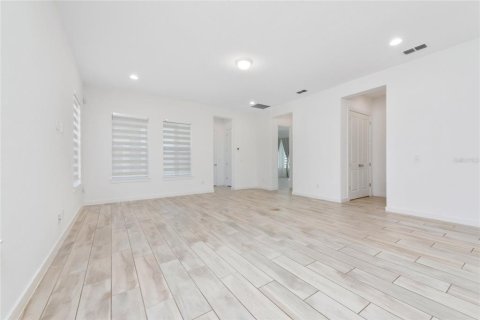 House in Orlando, Florida 3 bedrooms, 194.91 sq.m. № 1570949 - photo 18