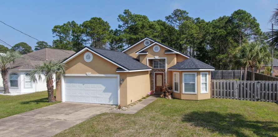 House in Miramar Beach, Florida 3 bedrooms, 134.52 sq.m. № 559789