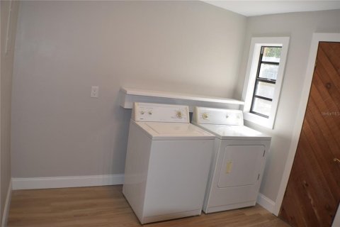 House in Winter Springs, Florida 3 bedrooms, 171.5 sq.m. № 1800456 - photo 23