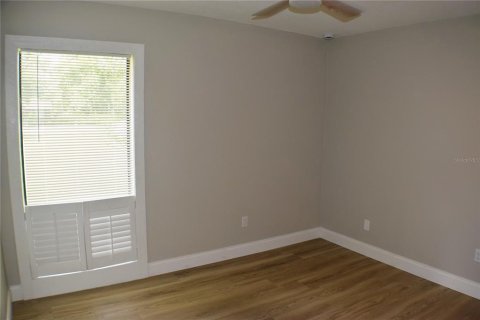 House in Winter Springs, Florida 3 bedrooms, 171.5 sq.m. № 1800456 - photo 17