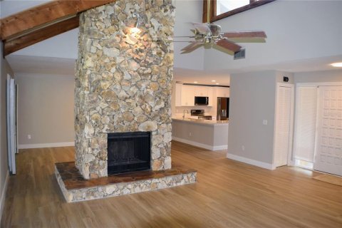 House in Winter Springs, Florida 3 bedrooms, 171.5 sq.m. № 1800456 - photo 3
