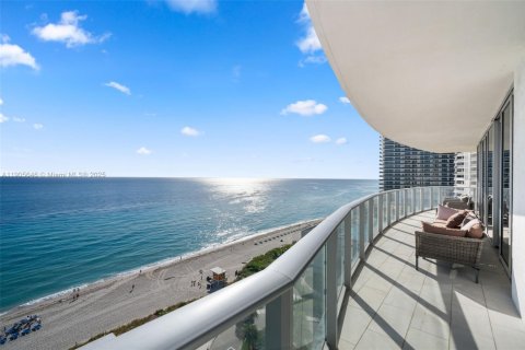 Condominio en venta en Hollywood, Florida, 3 dormitorios, 164.53 m2 № 1956248 - foto 15