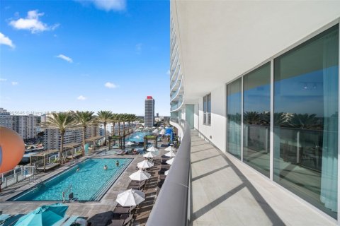Condominio en venta en Hollywood, Florida, 3 dormitorios, 164.53 m2 № 1956248 - foto 16