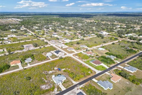 House in Lehigh Acres, Florida 3 bedrooms № 1696506 - photo 15