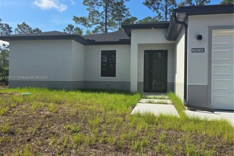 House in Lehigh Acres, Florida 3 bedrooms № 1696506 - photo 1