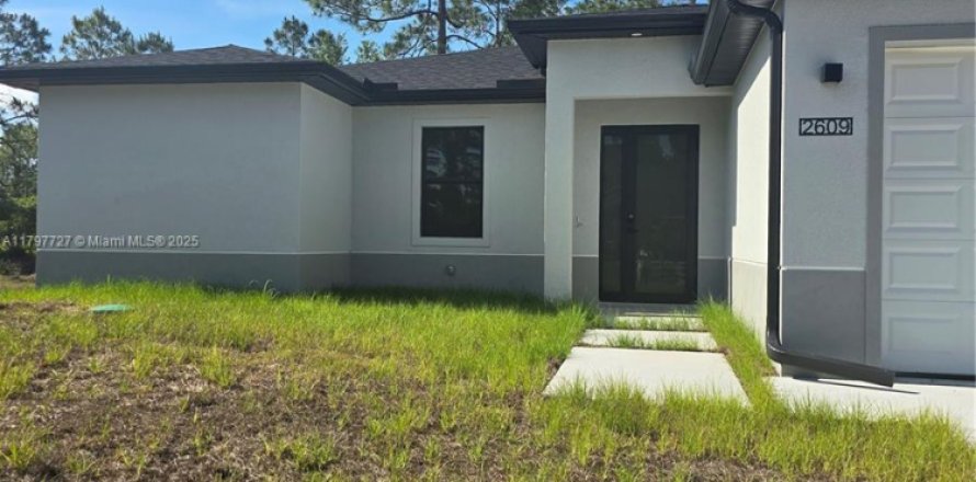 House in Lehigh Acres, Florida 3 bedrooms № 1696506
